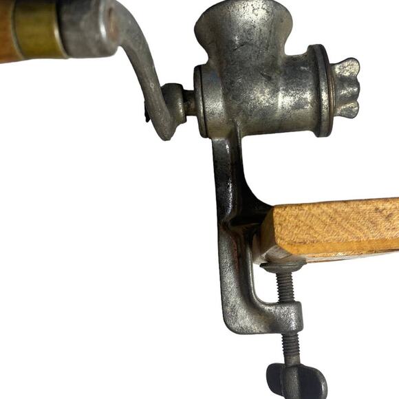 Antique Eveready No.5 Food Chopper/Grinder w/Wood Handle & 1 blade All Original - Picture 5 of 8